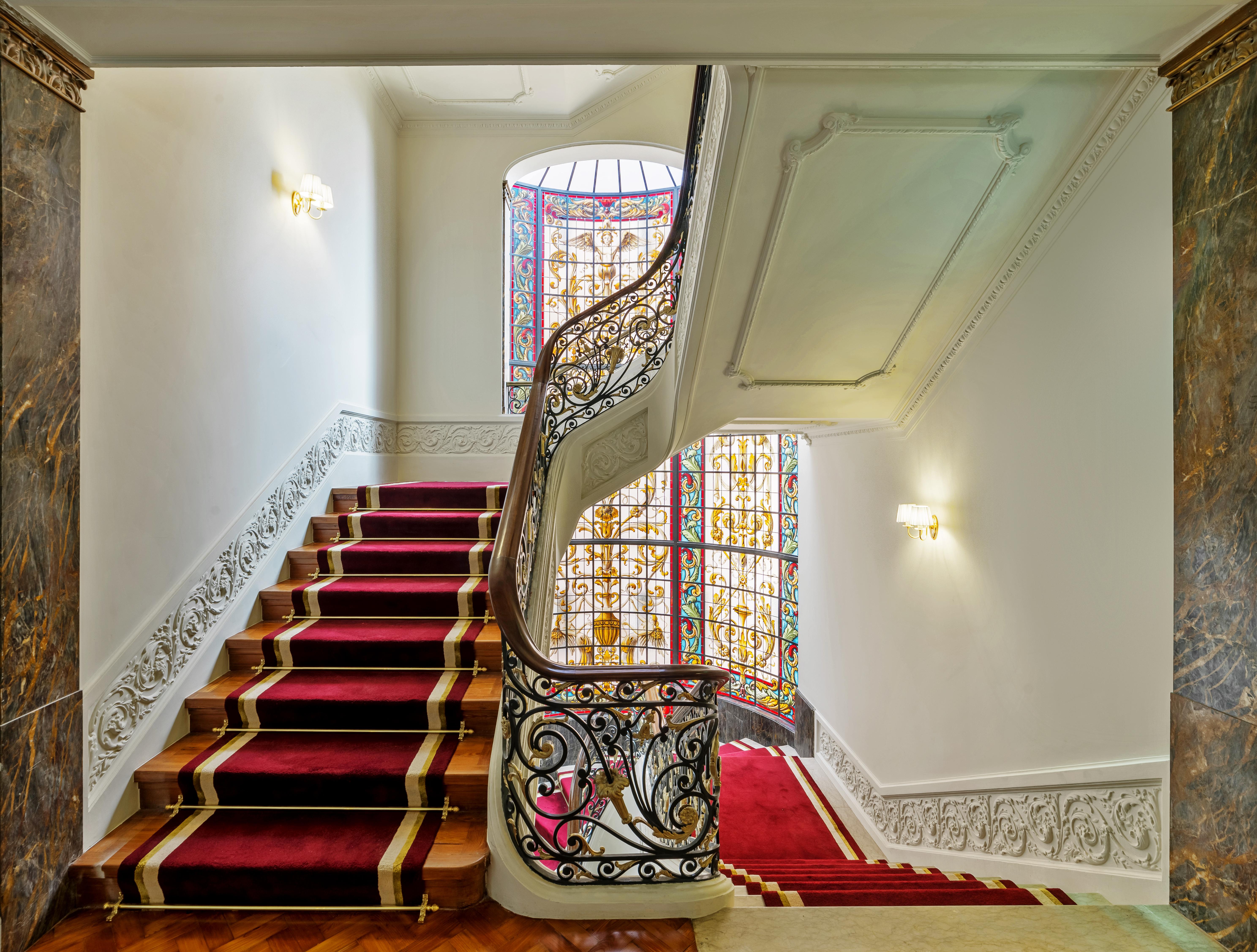 Hospes Infante Sagres Porto - Small Luxury Hotels Of The World מראה חיצוני תמונה The staircase