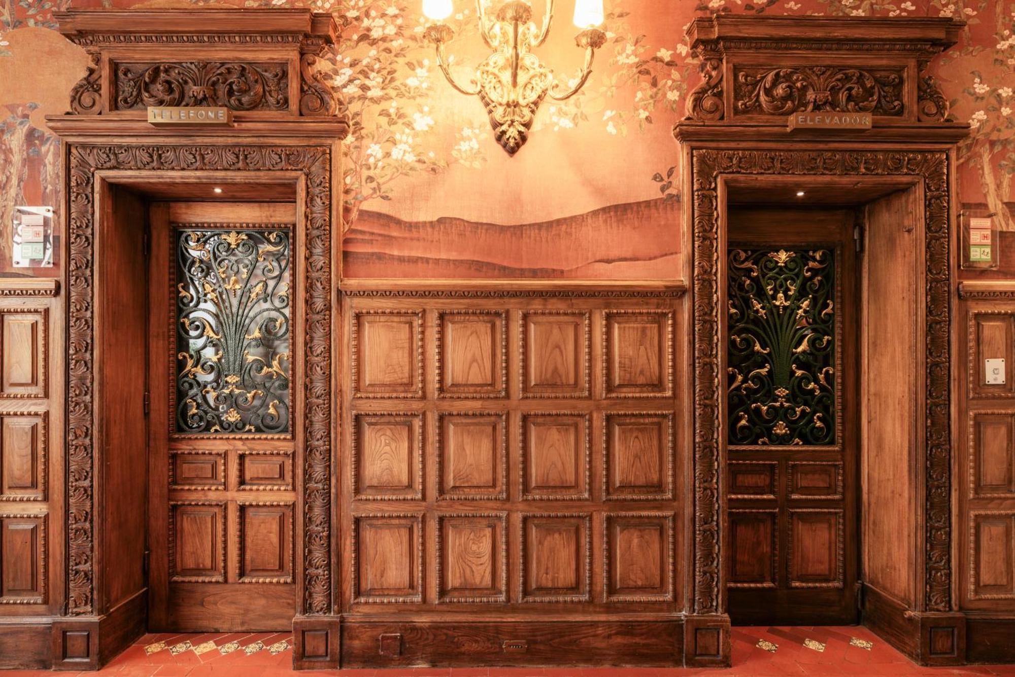 Hospes Infante Sagres Porto - Small Luxury Hotels Of The World מראה חיצוני תמונה The entrance to the synagogue